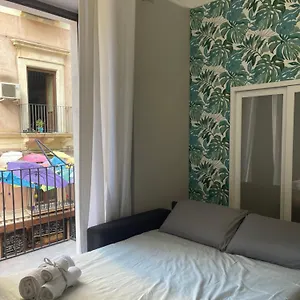 https://riccioli-home.catania-hotels.net